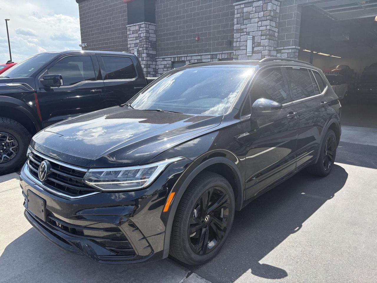 2024 Volkswagen Tiguan SE R-Line Black Parker CO