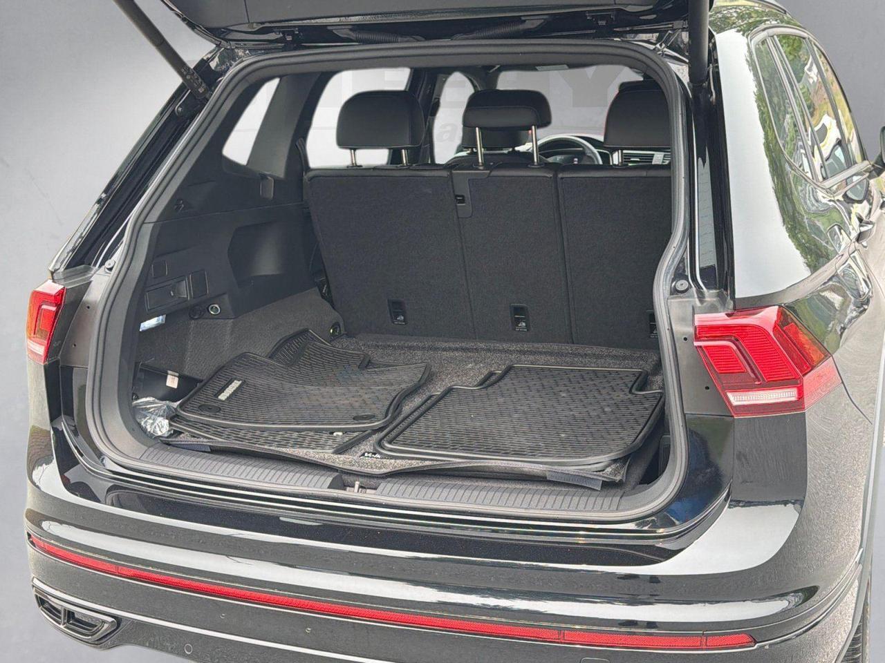 2024 Volkswagen Tiguan SE R-Line Black Hagerstown MD