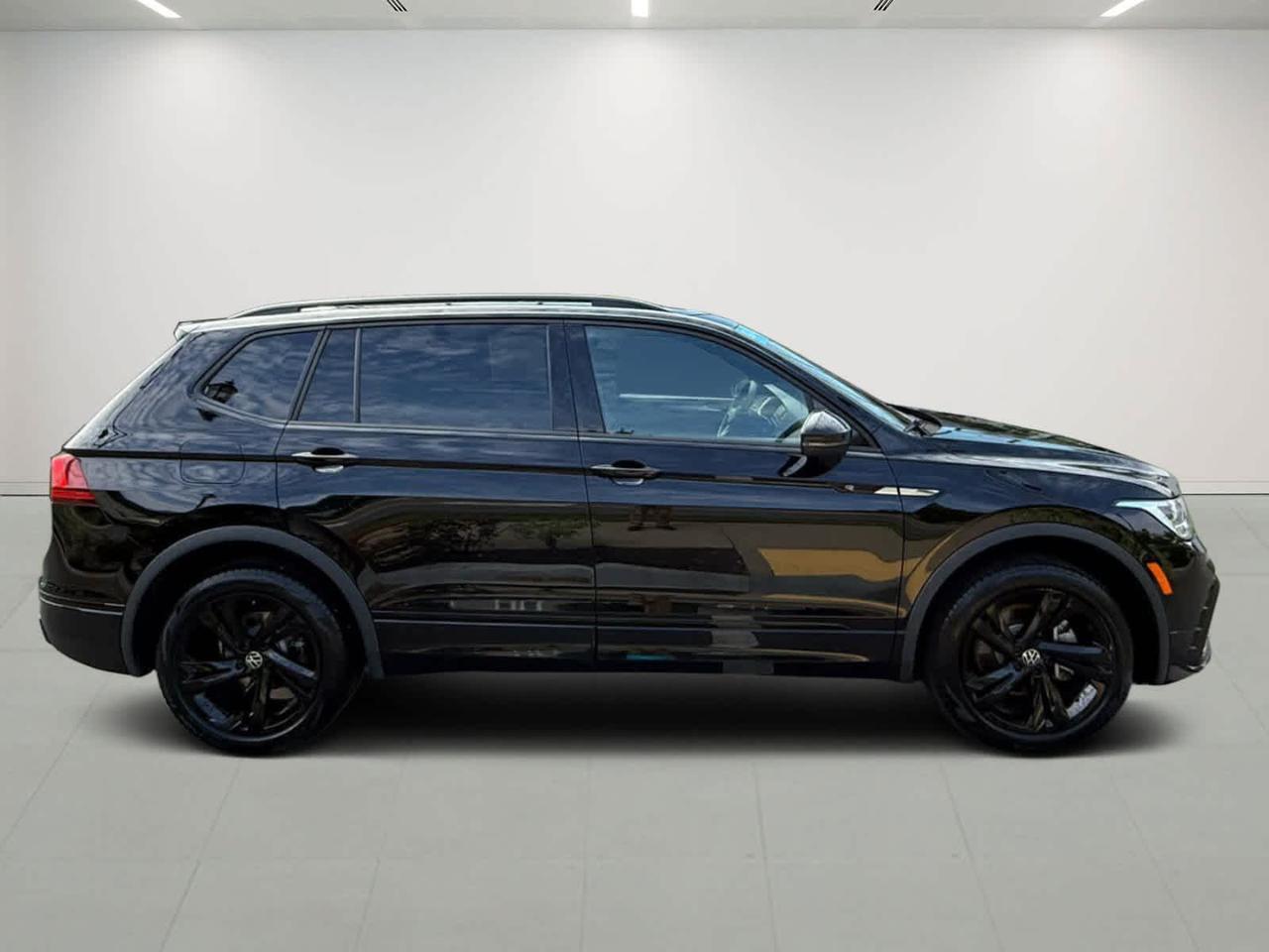 2024 Volkswagen Tiguan SE R-Line Black Wellesley MA