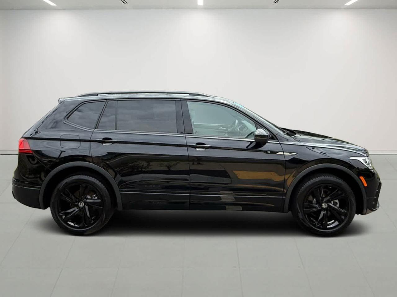 2024 Volkswagen Tiguan SE R-Line Black Wellesley MA
