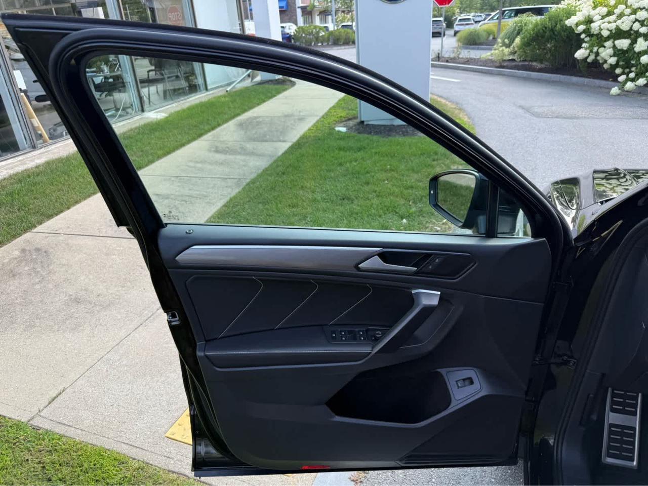 2024 Volkswagen Tiguan SE R-Line Black Wellesley MA