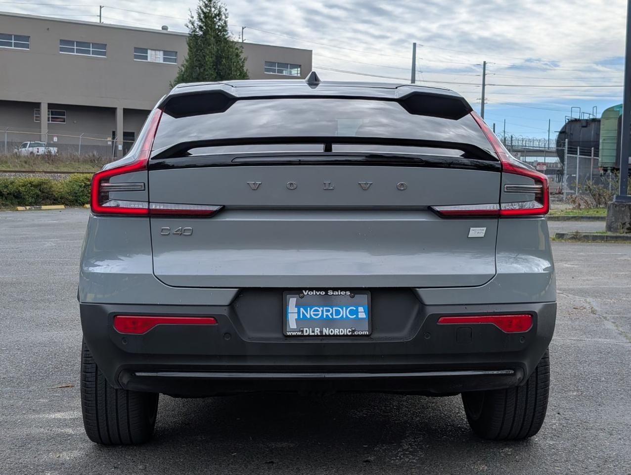 2024 Volvo C40 Recharge Dual Motor AWD ULTIMATE | 402hp, HK Premium Audio, Pilot Assist, 360° Cam, 4 Heated Seats & Wheel Portland OR