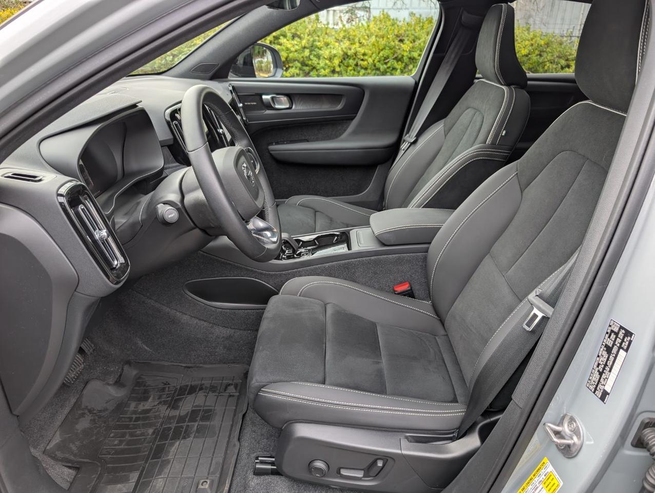 2024 Volvo C40 Recharge Dual Motor AWD ULTIMATE | 402hp, HK Premium Audio, Pilot Assist, 360° Cam, 4 Heated Seats & Wheel Portland OR