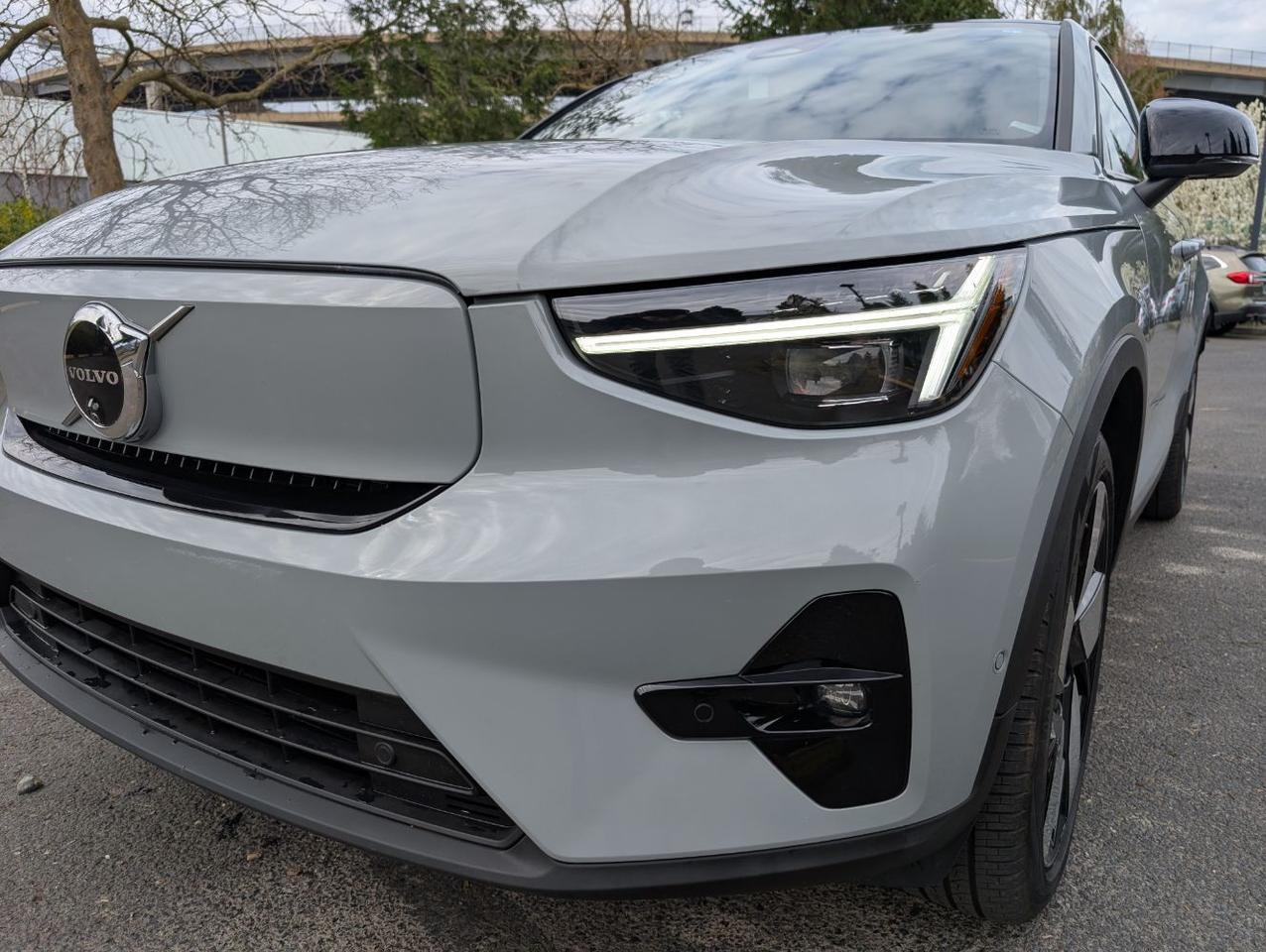 2024 Volvo C40 Recharge Dual Motor AWD ULTIMATE | 402hp, HK Premium Audio, Pilot Assist, 360° Cam, 4 Heated Seats & Wheel Portland OR