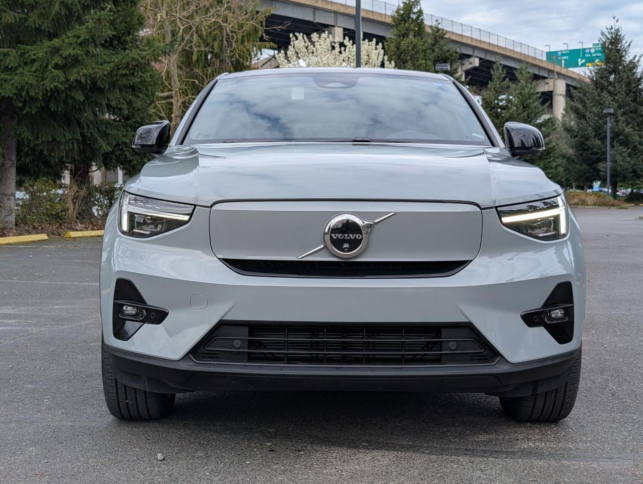 2024 Volvo C40 Recharge Dual Motor AWD ULTIMATE | 402hp, HK Premium Audio, Pilot Assist, 360° Cam, 4 Heated Seats & Wheel Portland OR