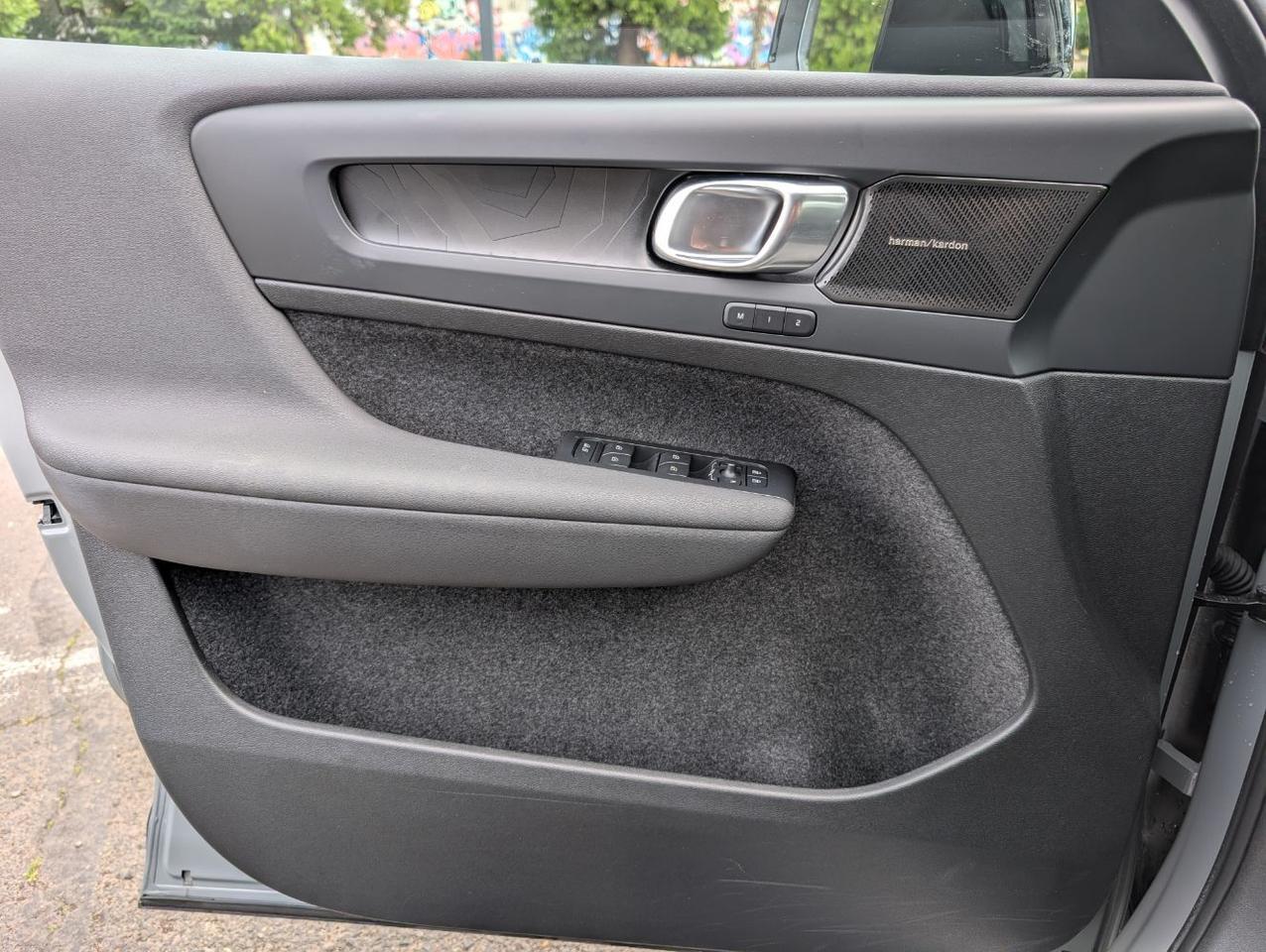 2024 Volvo C40 Recharge Dual Motor AWD ULTIMATE | 402hp, HK Premium Audio, Pilot Assist, 360° Cam, 4 Heated Seats & Wheel Portland OR