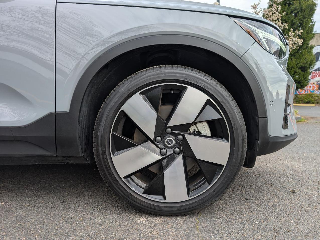 2024 Volvo C40 Recharge Dual Motor AWD ULTIMATE | 402hp, HK Premium Audio, Pilot Assist, 360° Cam, 4 Heated Seats & Wheel Portland OR