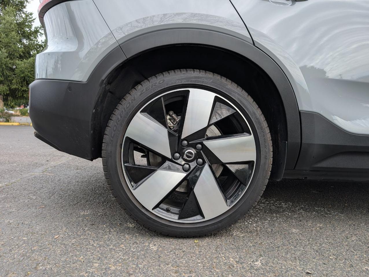 2024 Volvo C40 Recharge Dual Motor AWD ULTIMATE | 402hp, HK Premium Audio, Pilot Assist, 360° Cam, 4 Heated Seats & Wheel Portland OR