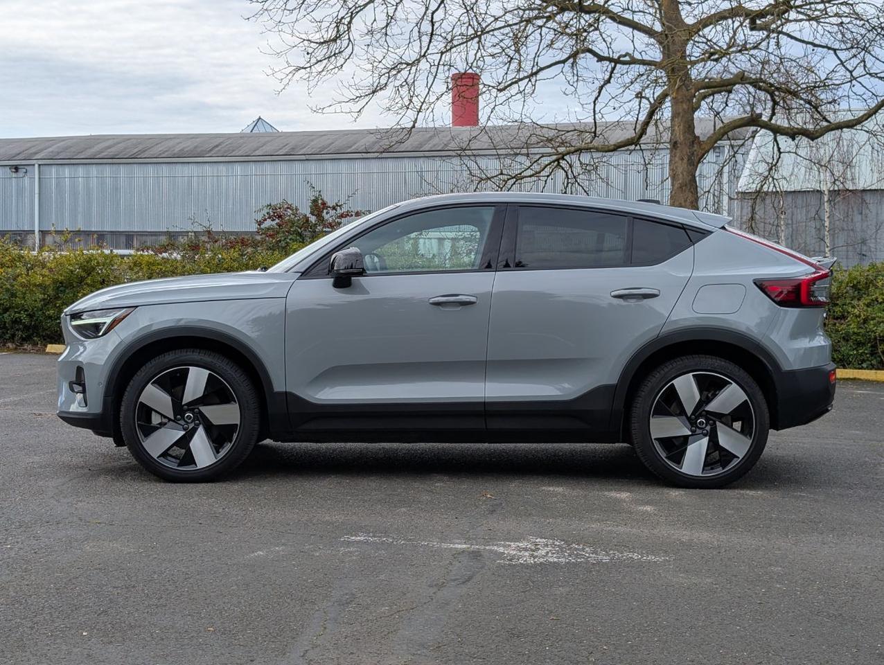 2024 Volvo C40 Recharge Dual Motor AWD ULTIMATE | 402hp, HK Premium Audio, Pilot Assist, 360° Cam, 4 Heated Seats & Wheel Portland OR