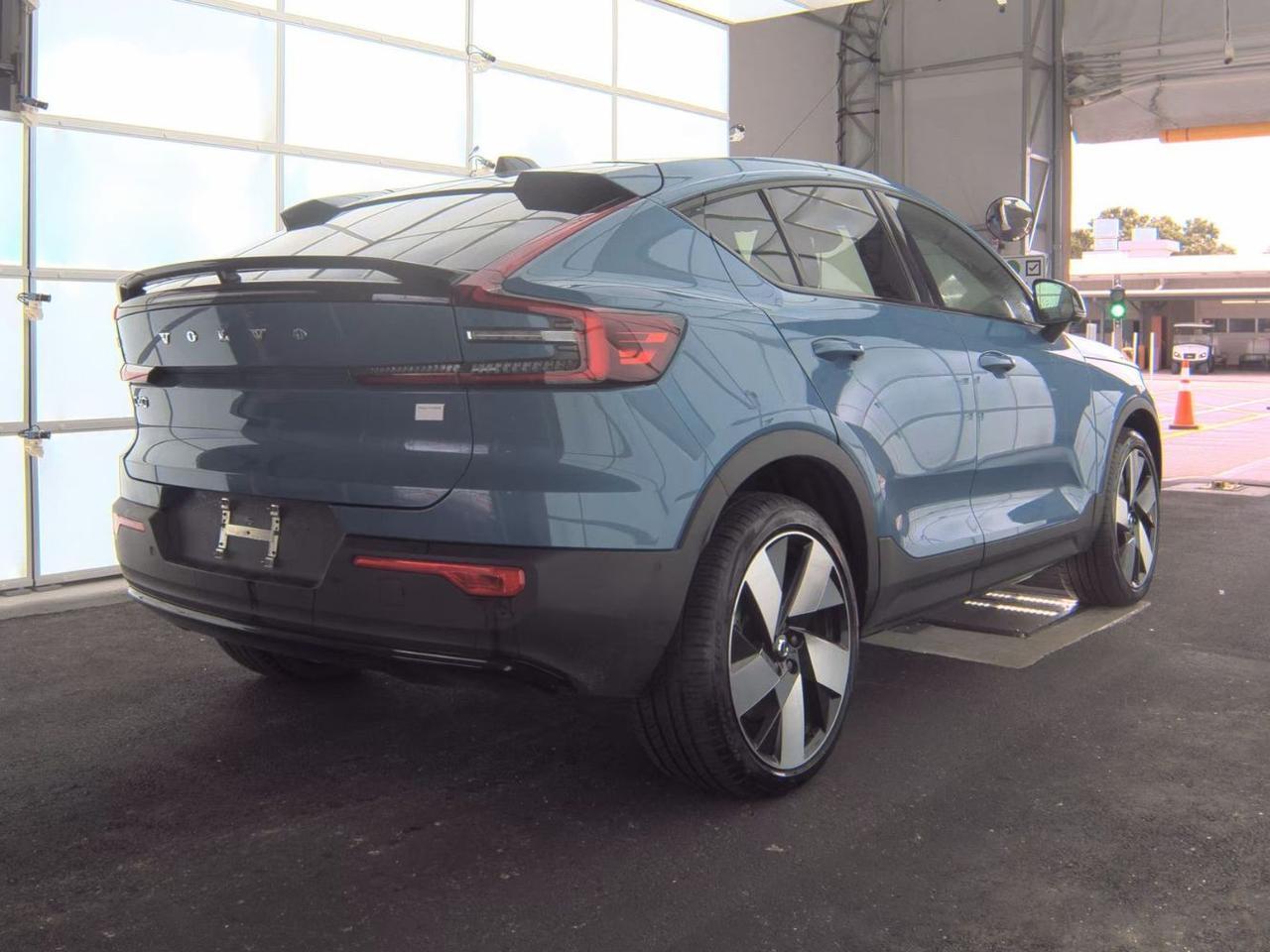 2024 Volvo C40 Recharge P8 Long Range 297mi* ULTIMATE w/Harman Kardon, Pilot Assist, Heat Pump, 4 Heated Seats & Wheel Portland OR