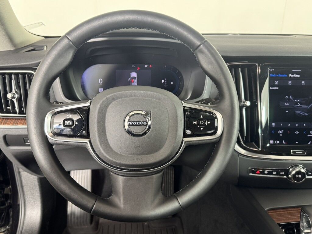 2024 Volvo S60 AWD Plus Dark Theme Maumee OH