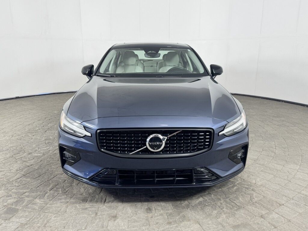 2024 Volvo S60 AWD Ultimate Dark Theme Maumee OH