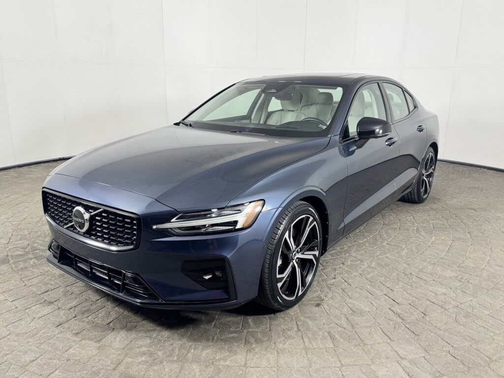 2024 Volvo S60 AWD Ultimate Dark Theme Maumee OH