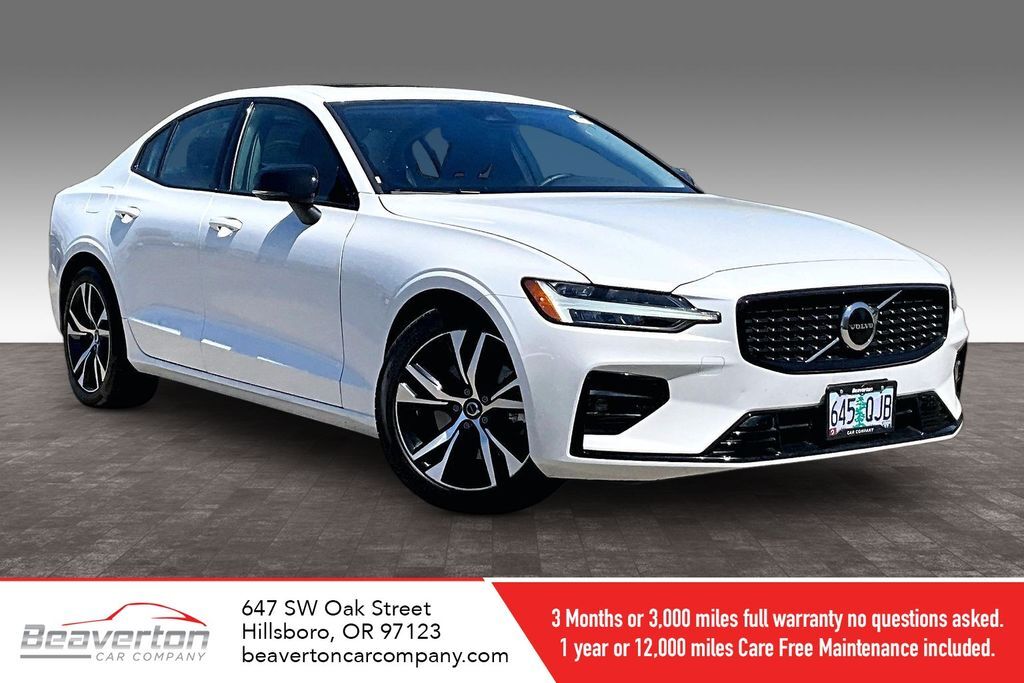 2024 Volvo S60 B5 Core Dark Theme