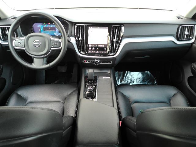 2024 Volvo S60 B5 Core Dark Theme