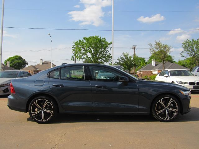2024 Volvo S60 B5 Core Dark Theme Plano TX