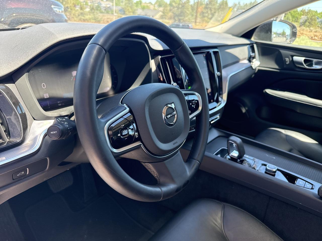 2024 Volvo S60 B5 Core Dark Theme Bend OR