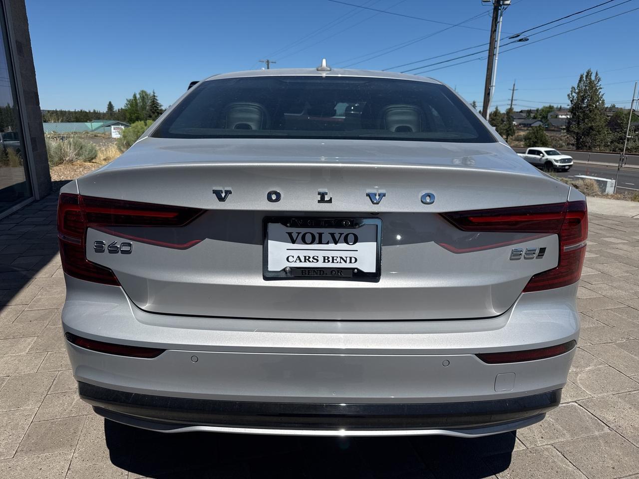 2024 Volvo S60 B5 Core Dark Theme Bend OR