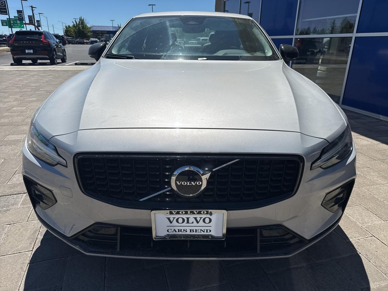2024 Volvo S60 B5 Core Dark Theme Bend OR