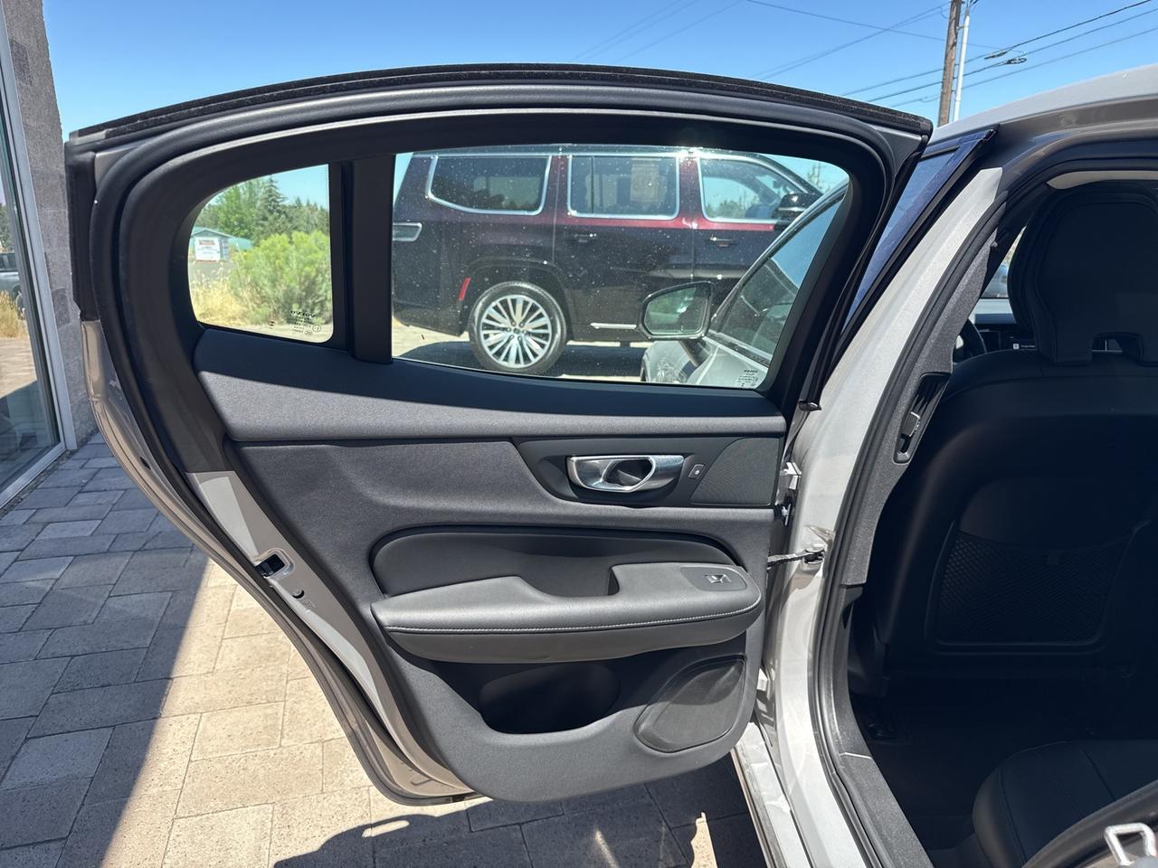 2024 Volvo S60 B5 Core Dark Theme Bend OR