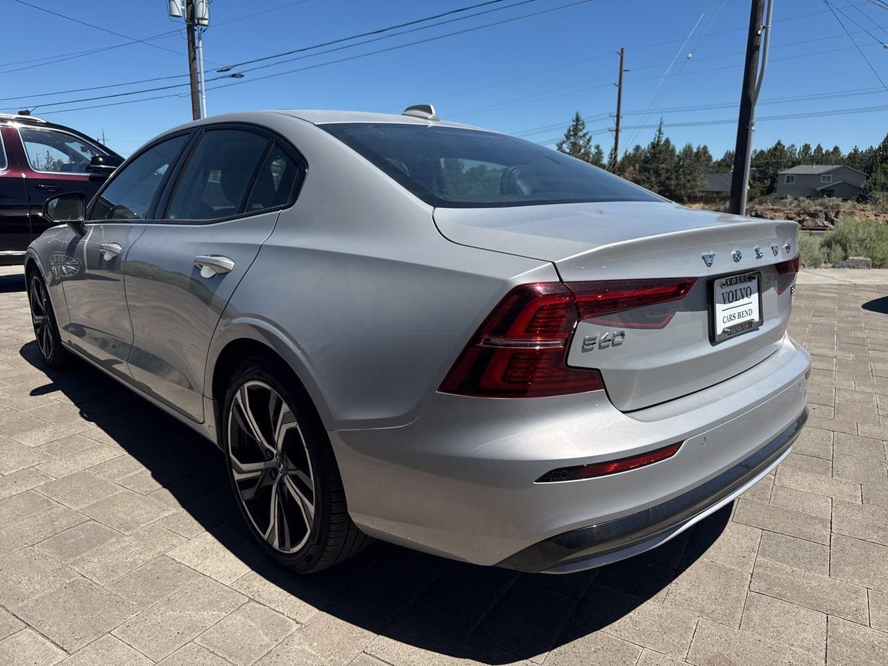 2024 Volvo S60 B5 Core Dark Theme Bend OR