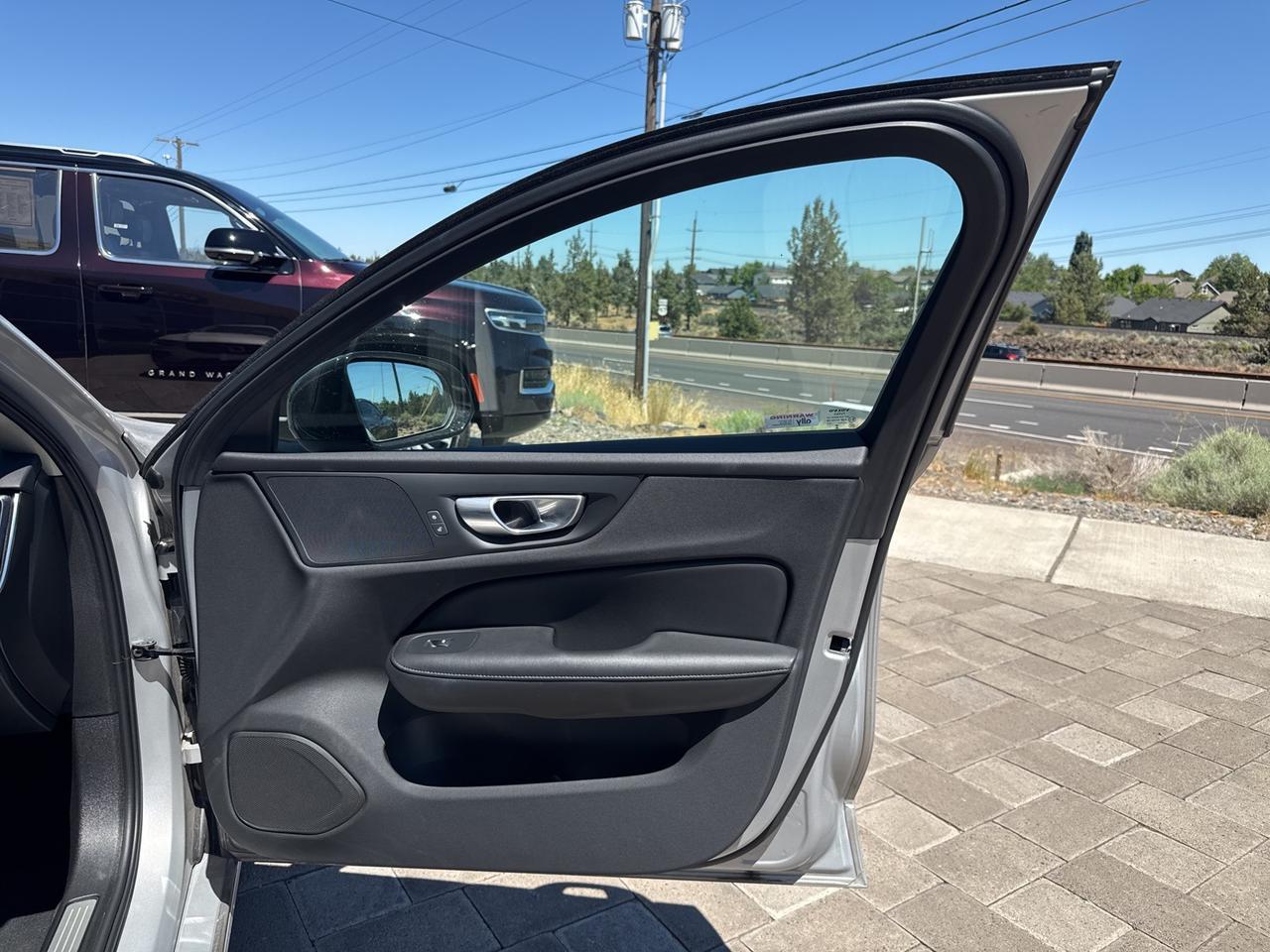 2024 Volvo S60 B5 Core Dark Theme Bend OR
