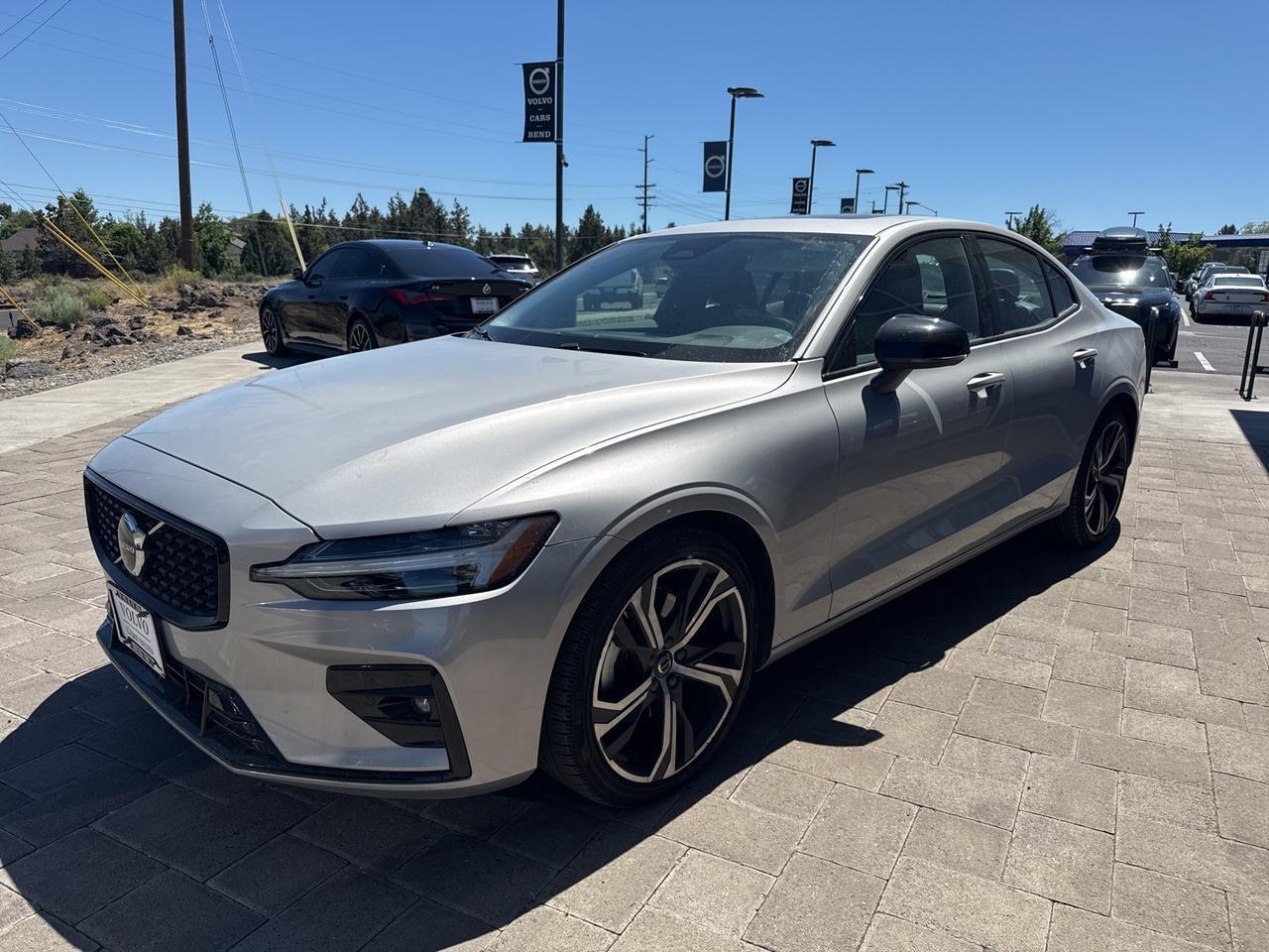 2024 Volvo S60 B5 Core Dark Theme Bend OR