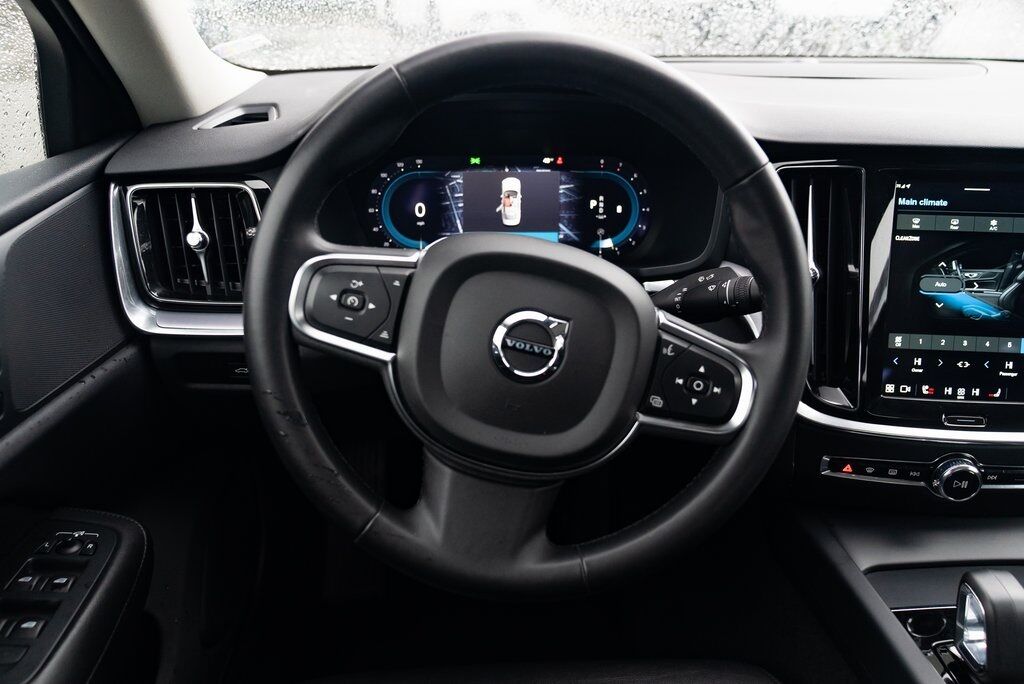 2024 Volvo S60 B5 Core Dark Theme Milwaukie OR