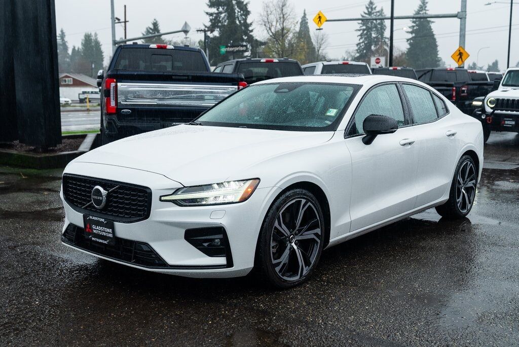 2024 Volvo S60 B5 Core Dark Theme Milwaukie OR