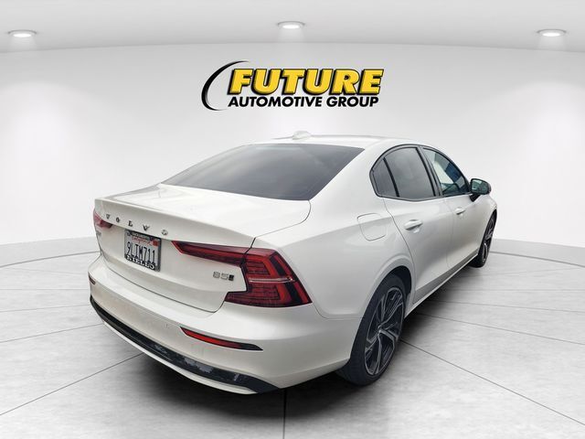 2024 Volvo S60 B5 Core Dark Theme