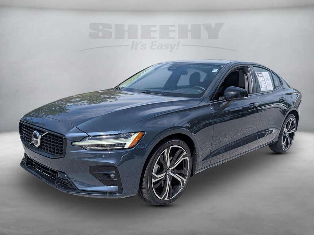 2024 Volvo S60 B5 Core Dark Theme Hagerstown MD