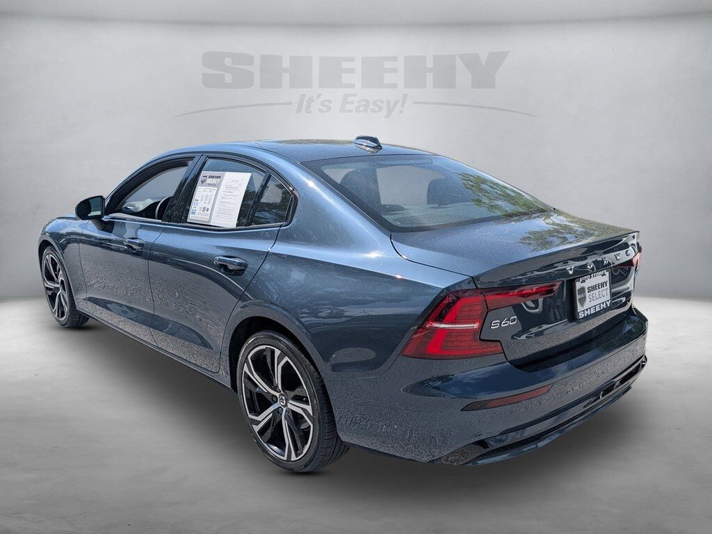 2024 Volvo S60 B5 Core Dark Theme Hagerstown MD
