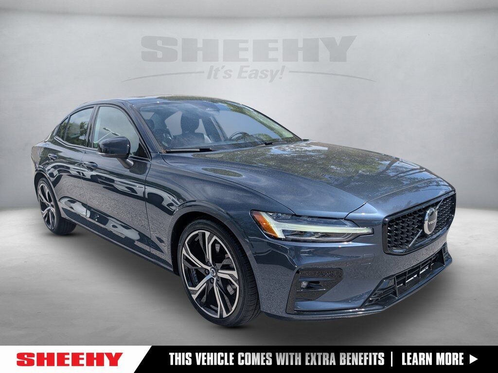 2024 Volvo S60 B5 Core Dark Theme Hagerstown MD