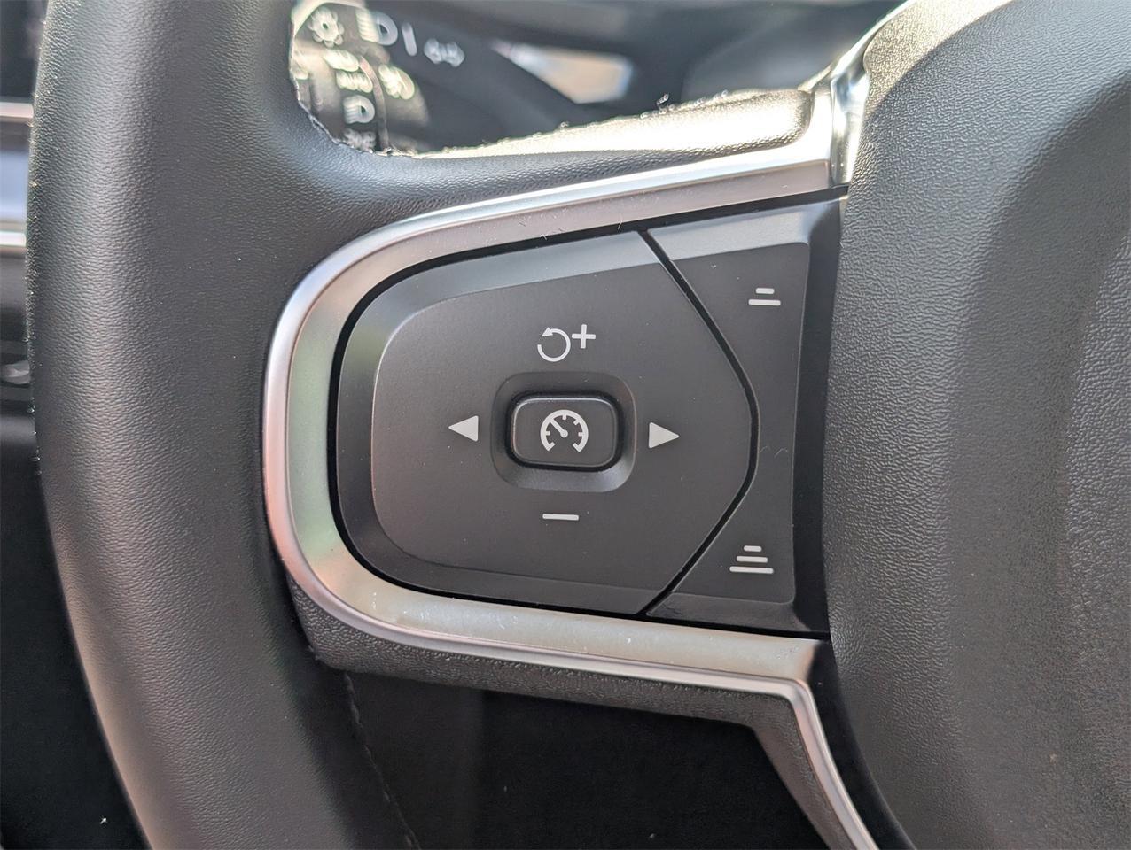 2024 Volvo S60 B5 Core Dark Theme Hagerstown MD