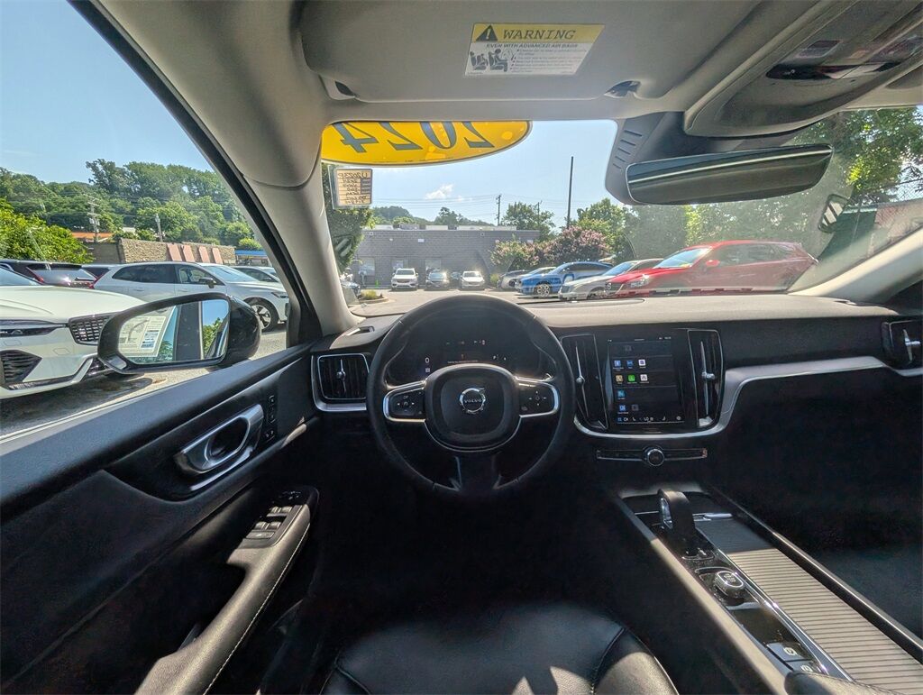 2024 Volvo S60 B5 Core Dark Theme