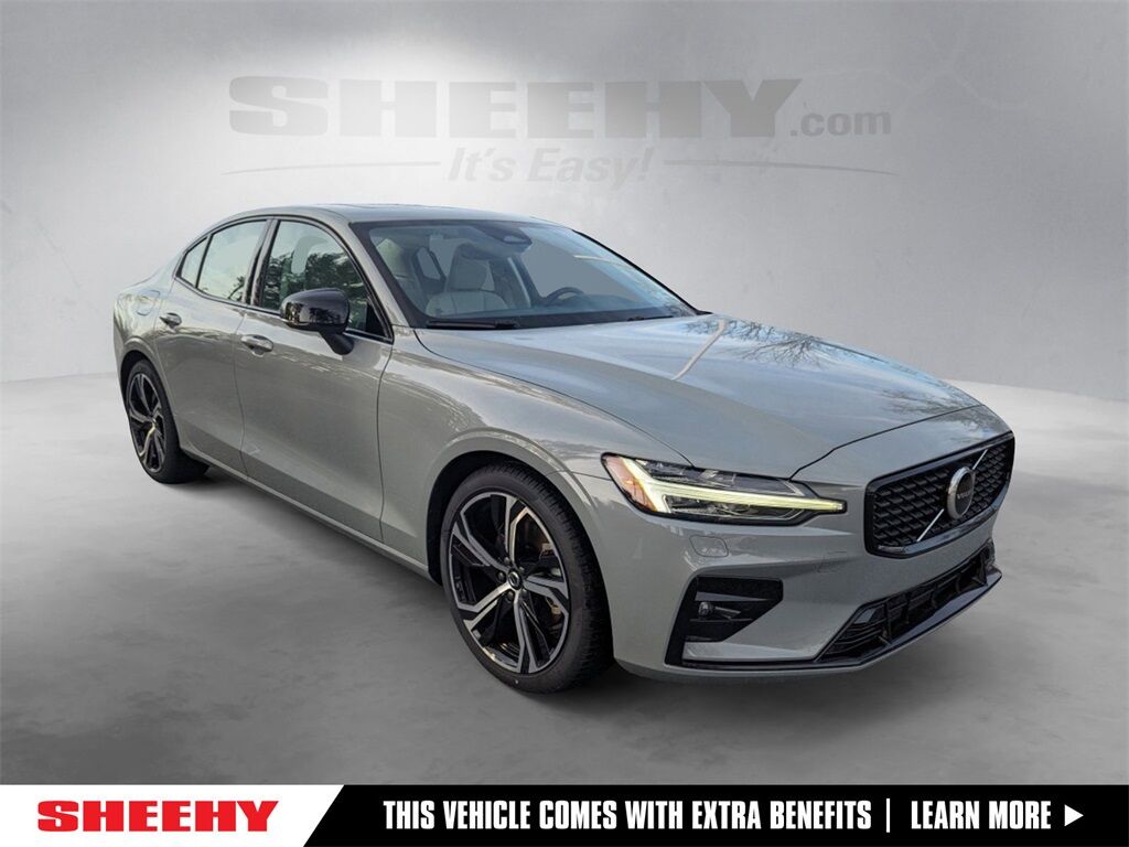 2024 Volvo S60 B5 Core Dark Theme