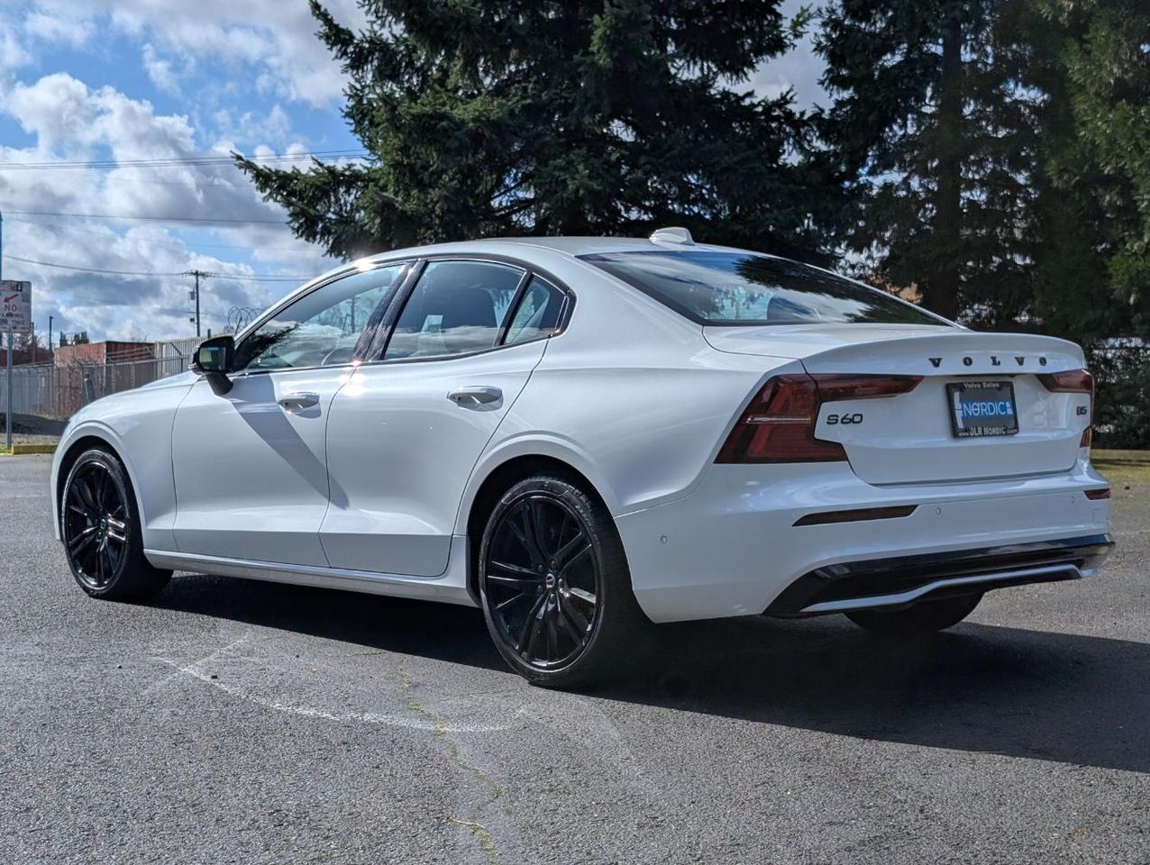 2024 Volvo S60 B5 Hybrid PLUS Black Edition | High Performance Audio, Pilot Assist, 360 Cam & Google Built In Portland OR