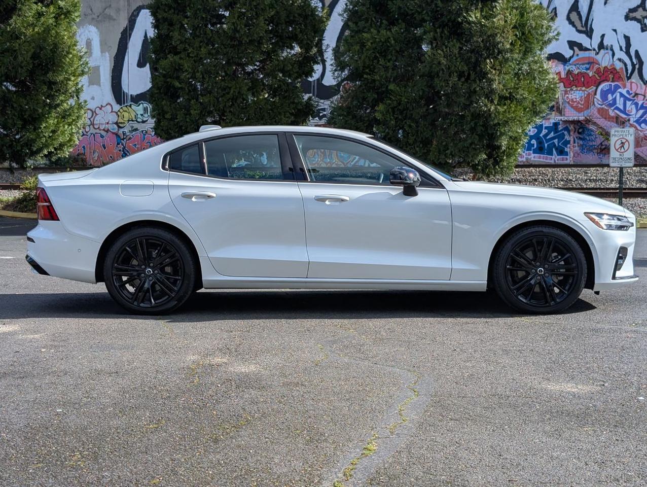 2024 Volvo S60 B5 Hybrid PLUS Black Edition | High Performance Audio, Pilot Assist, 360 Cam & Google Built In Portland OR