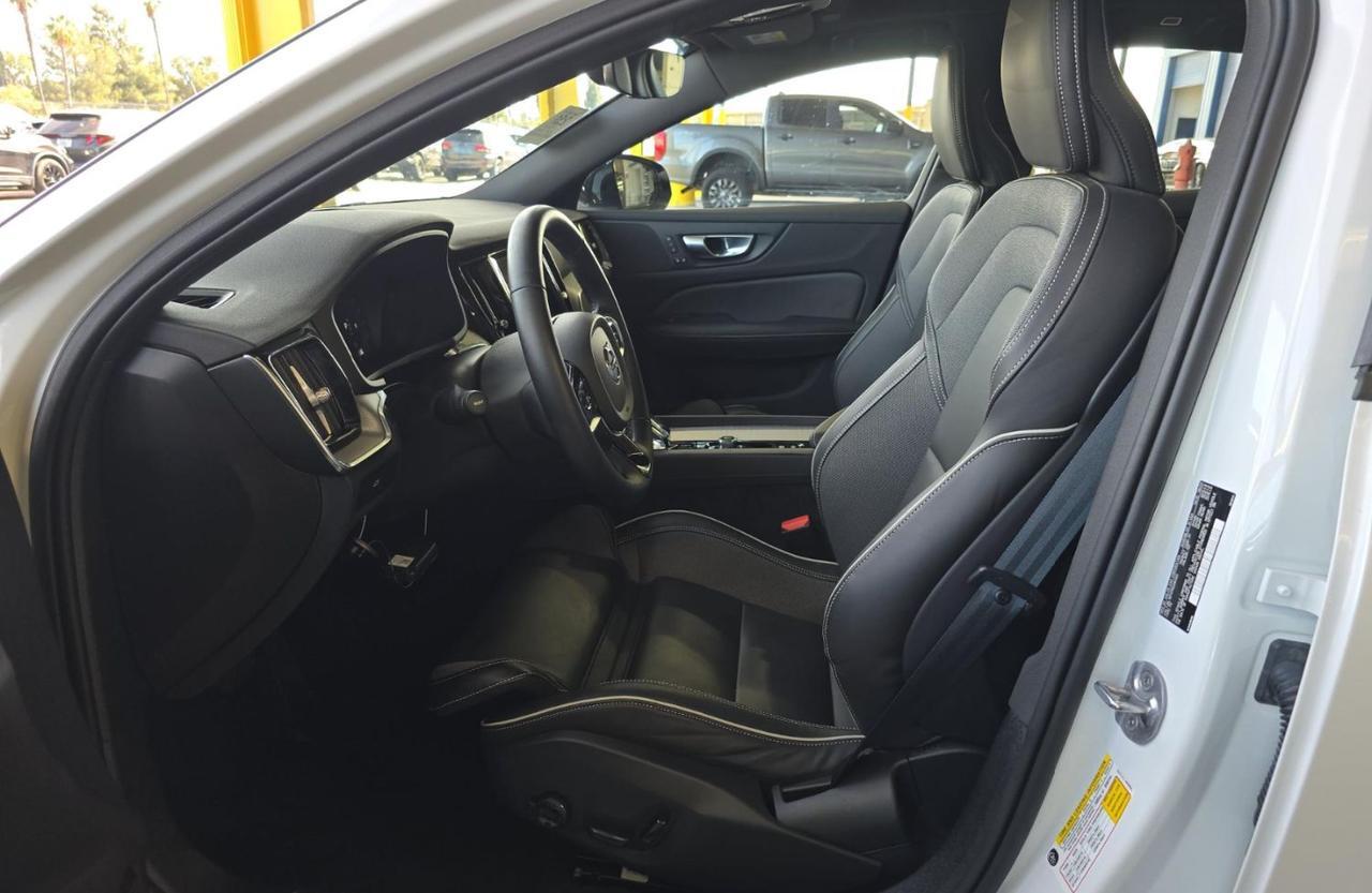 2024 Volvo S60 B5 Hybrid PLUS Black Edition | High Performance Audio, Pilot Assist, 360° Cam & Google Built In Portland OR