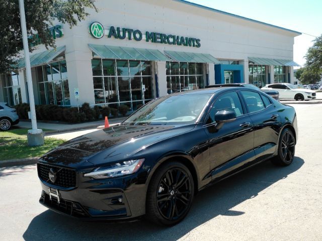 2024 Volvo S60 B5 Plus Black Edition