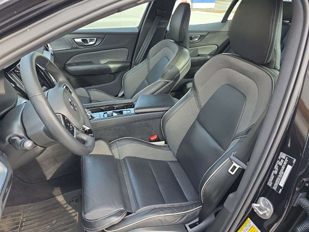 2024 Volvo S60 B5 Plus Black Edition Hunt Valley MD