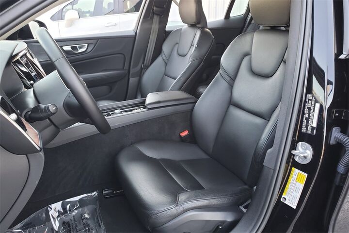 2024 Volvo S60 B5 Plus Dark Theme  TX