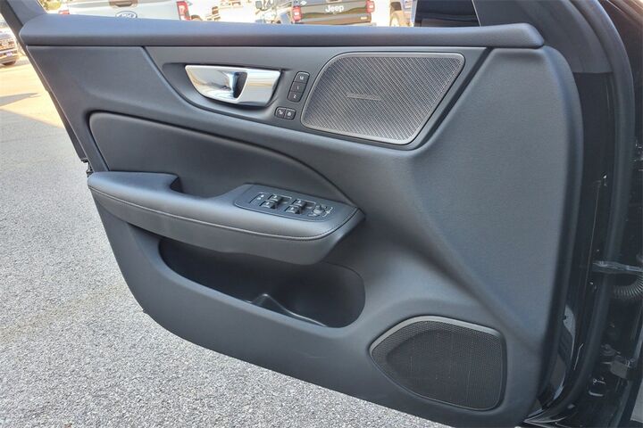 2024 Volvo S60 B5 Plus Dark Theme  TX