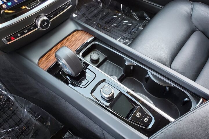 2024 Volvo S60 B5 Plus Dark Theme  TX