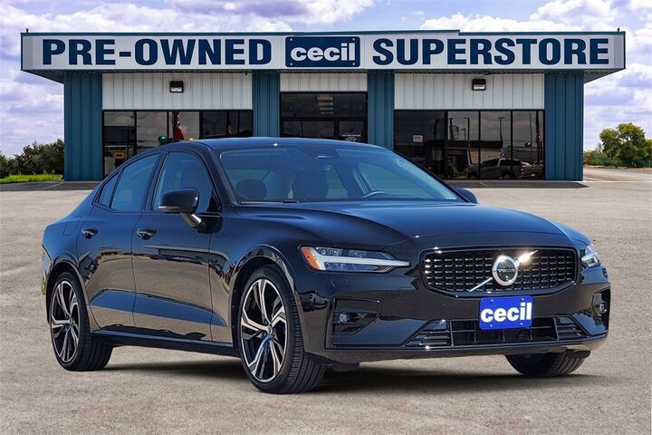 2024 Volvo S60 B5 Plus Dark Theme  TX