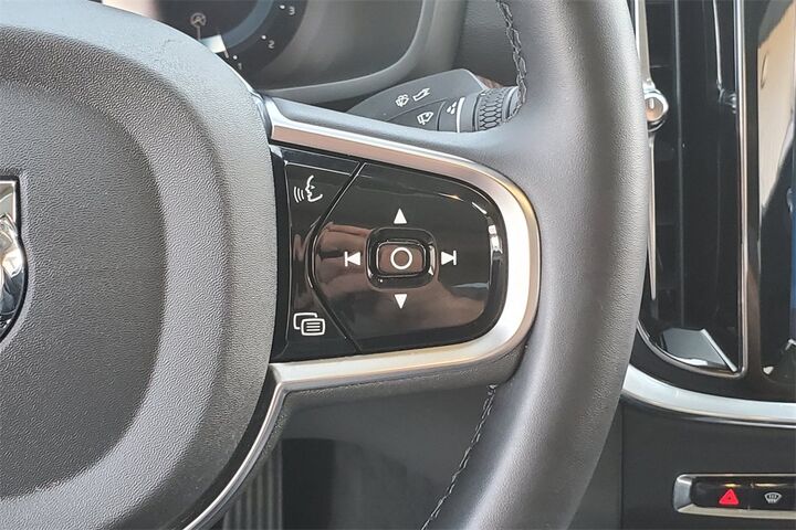 2024 Volvo S60 B5 Plus Dark Theme  TX