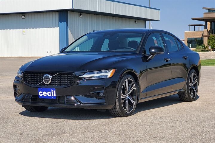 2024 Volvo S60 B5 Plus Dark Theme  TX