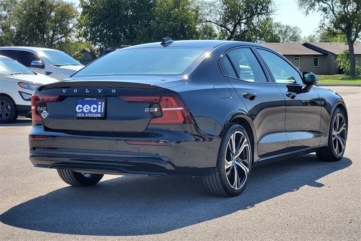 2024 Volvo S60 B5 Plus Dark Theme  TX