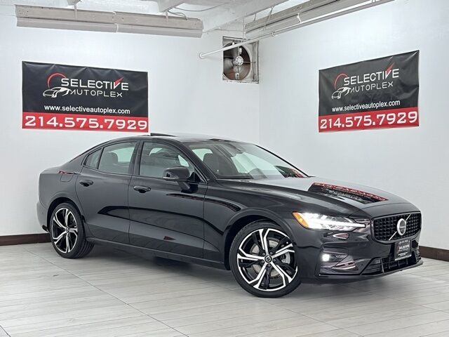 2024 Volvo S60 B5 Plus Dark Theme