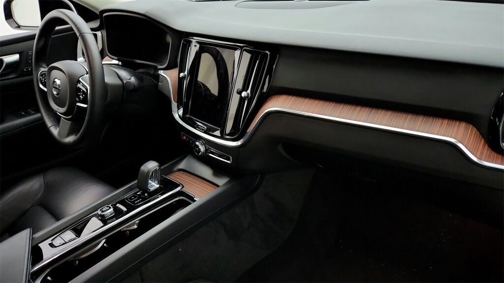 2024 Volvo S60 B5 Plus Dark Theme Laurel MD